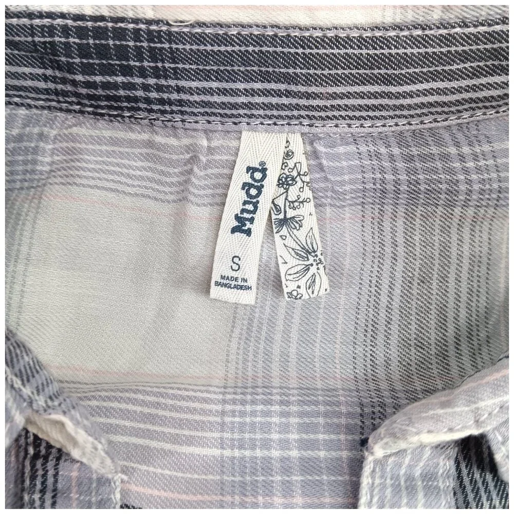 MUDD-Women's-Plaid-Gray-Black-Pink-SMALL-pullover-V Neck-Long Sleeve-Pockets - Picture 5 of 16